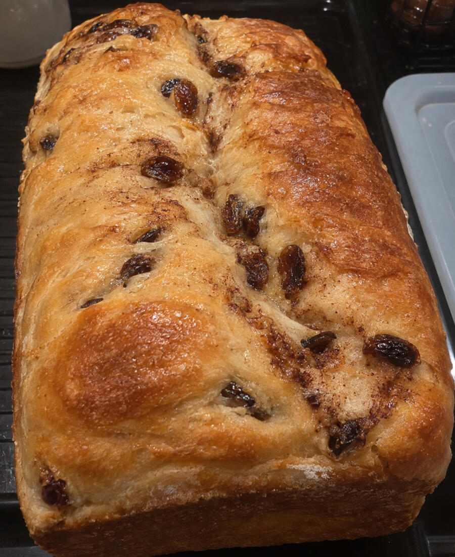Cinnamon raisin loaf